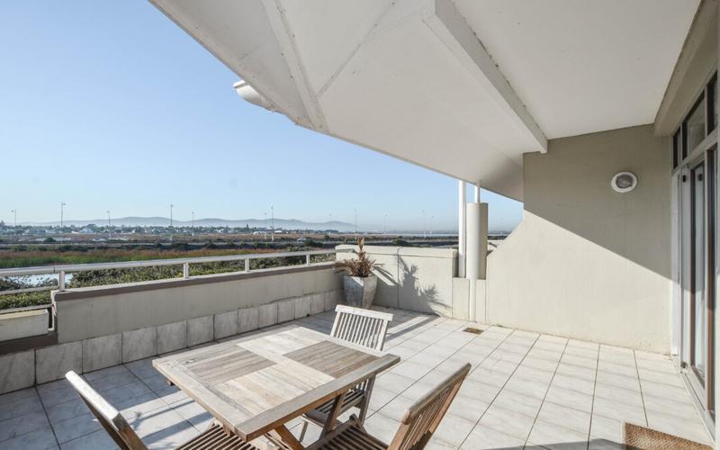 2 Bedroom Property for Sale in Dolphin Beach Western Cape